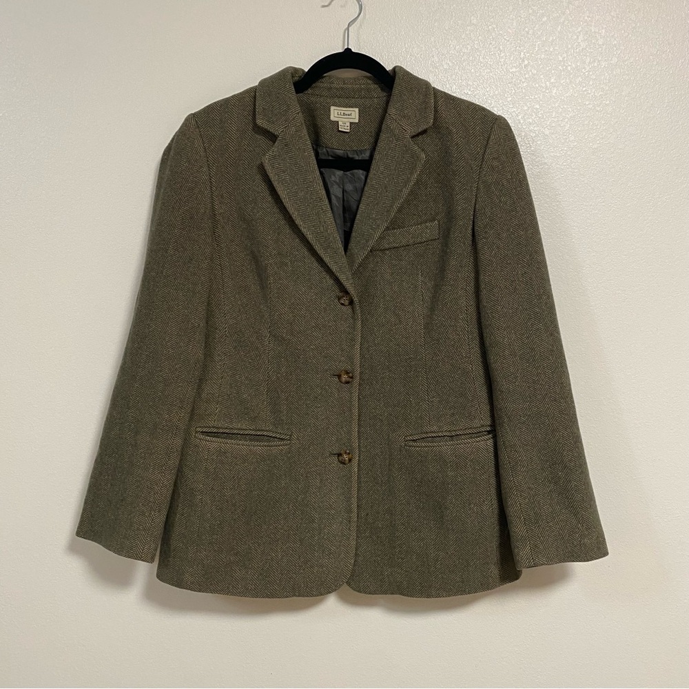 L.L. Bean Blazer Womens Size 12 R Moss Green Wool Cashmere Blend 3 button Jacket